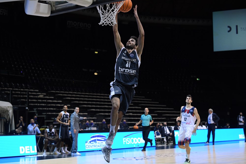 Brose Bamberg: Slam-dunk