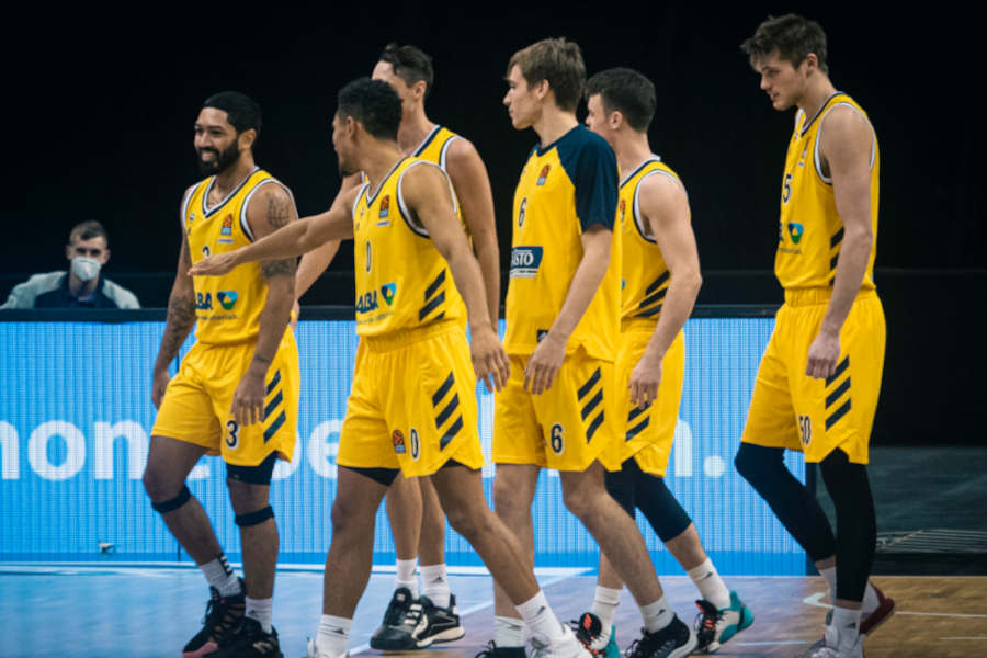 Basketball am Dienstagabend: SYNTAINICS MBC empfängt Meister ALBA BERLIN