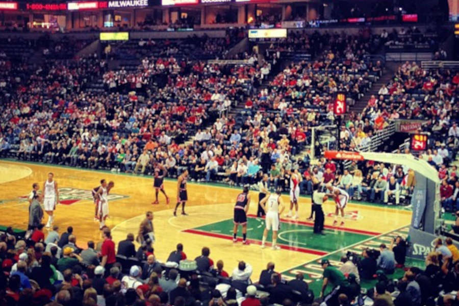 Die Milwaukee Bucks in eigener Halle