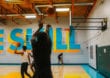 Neuer Anstrich für den Lawrence Heights Basketball-Court in Toronto