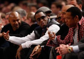 Jay-Z und P Diddy schauen sich das Spiel der New York Knicks an