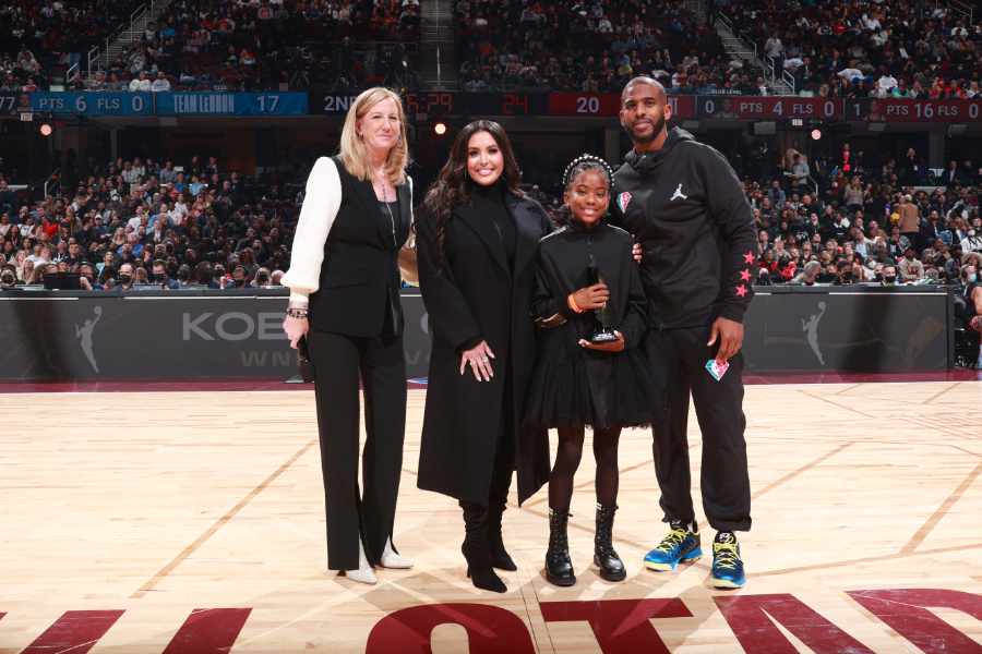 Chris Paul mit erstem Kobe & Gigi Bryant WNBA Advocacy Award ausgezeichnet