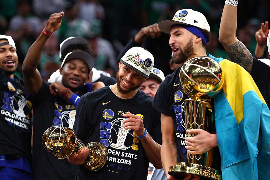 Golden State Warriors sichern sich die 4. Championship-Trophäe