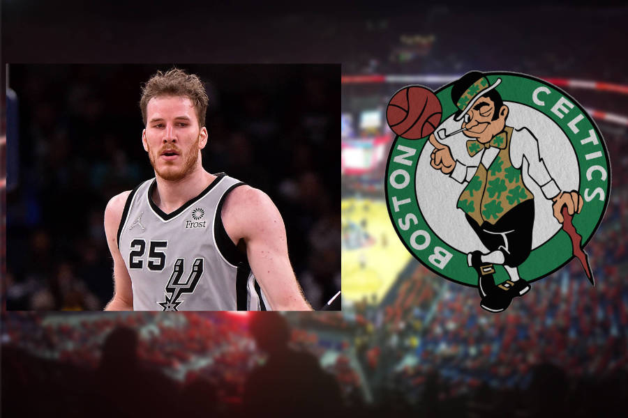 Basketballspieler Jakob Poeltl neben dem Logo der Boston Celtics