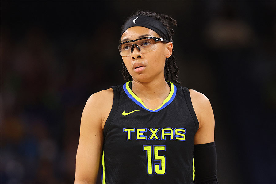 Die Basketballspielerin Allisha Gray von der Mannschaft Dallas Wings