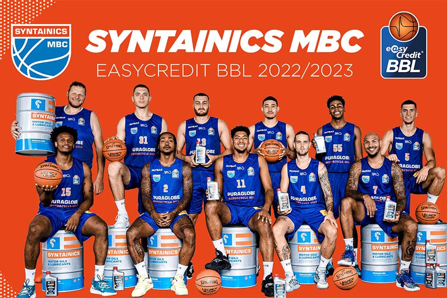 Ein Gruppenbild von dem Basketball Team SYNTAINICS MBC