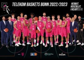 Ein Teamfoto von der Basketballmannschaft Telekom Baskets Bonn