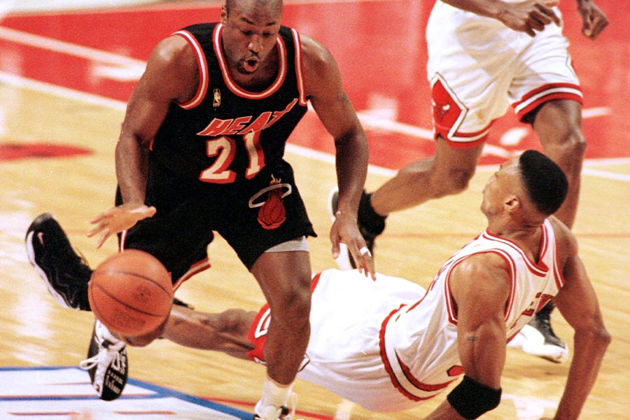 Tim Hardaway und der „Killer“ Crossover Dribble: Die Top 10 Signature Moves der NBA-Stars (Teil 2)