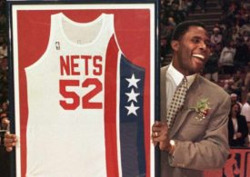 Charles "Buck" Williams bei seiner Retired Zeremonie der Brooklyn Nets