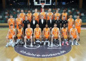 Ein Gruppenbild von der Basketballmannschaft Rasta Vechta