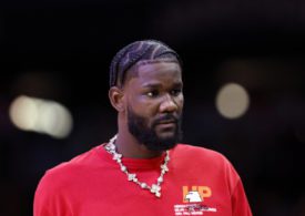Basketballer Deandre Ayton im Portrait