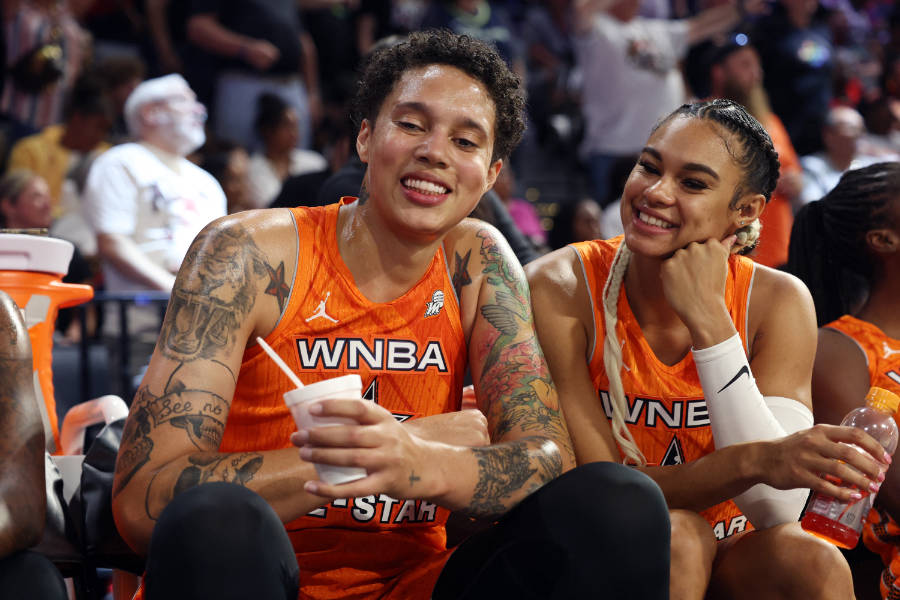 Zwei Basketballerinnen des WNBA Allstar-Teams