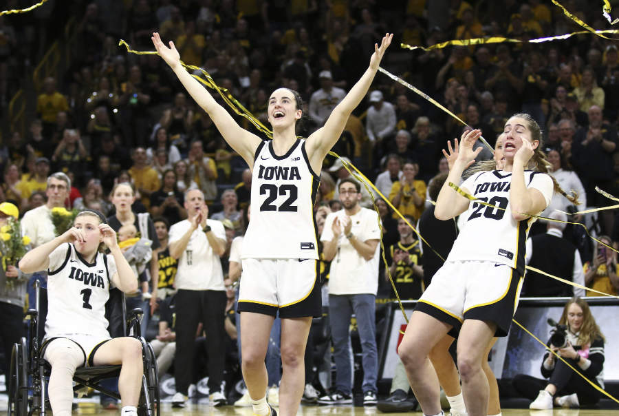 Caitlin Clark bricht NCAA Scoring Rekorde