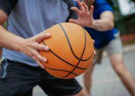 Basketball für Anfänger: Schwache Hand trainieren