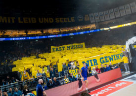 Fan-Choreografie von ALBA Berlin