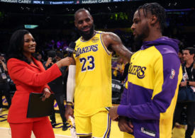 LeBron James und sein Sohn Bronny von den Los Angeles Lakers geben ein Interview