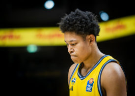 Elias Rapieque von ALBA Berlin gut betroffen zu Boden